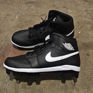 Nike Men's Jordan 1 Retro MCS High Baseball Cleats...Size 10.5